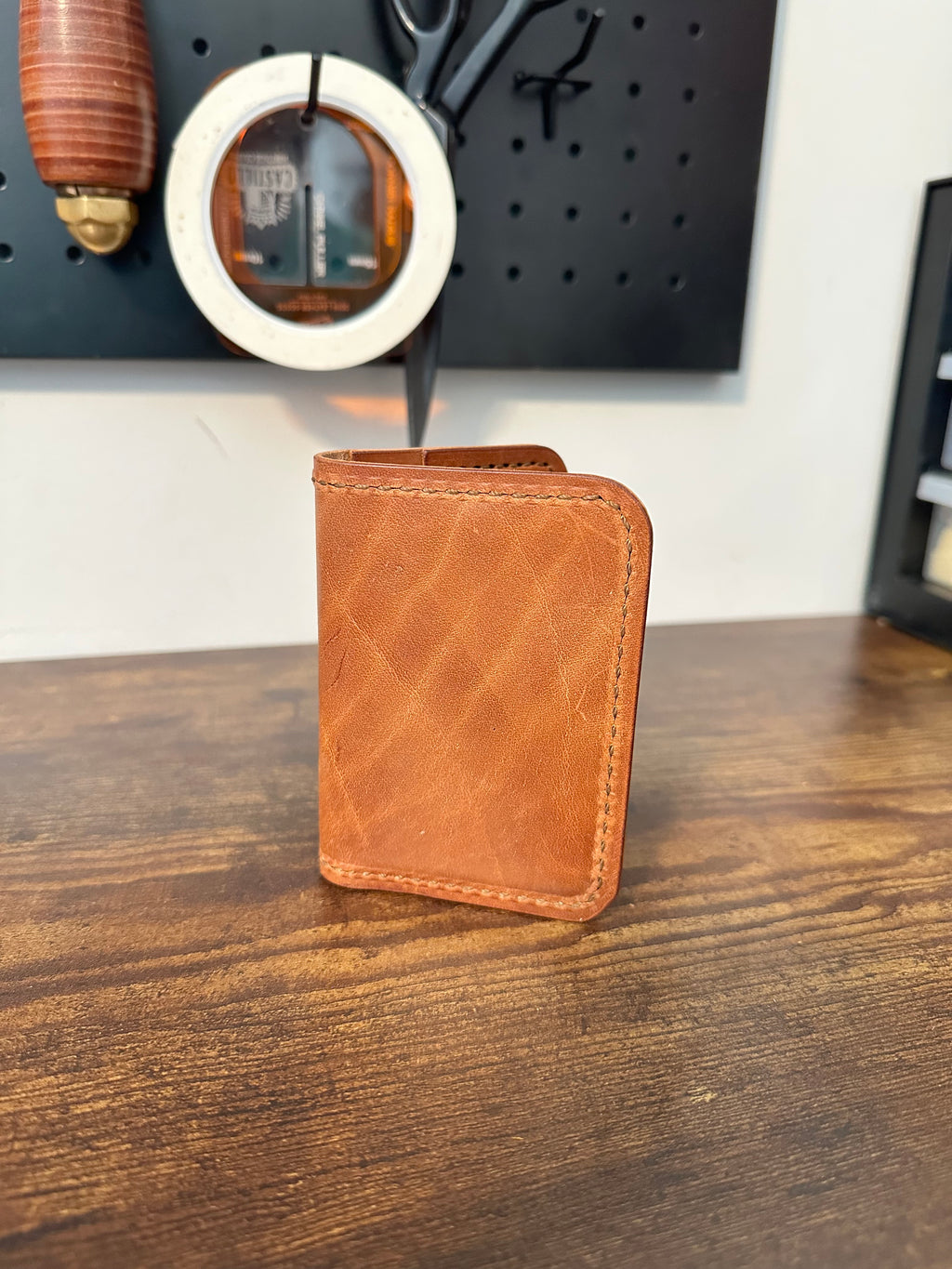 Modern Bifold - Natural Harness